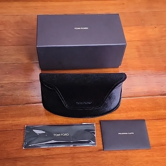 Tom Ford Velvet sunglasses case, microfiber cleaning cloth, box Tom Ford Glasses Case Original New Velvet Glasses Cleaning  main image 3